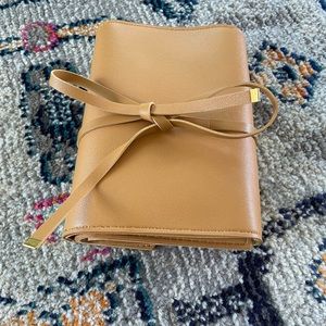 Glass Ladder & Co. Katherine Tech Organizer Roll